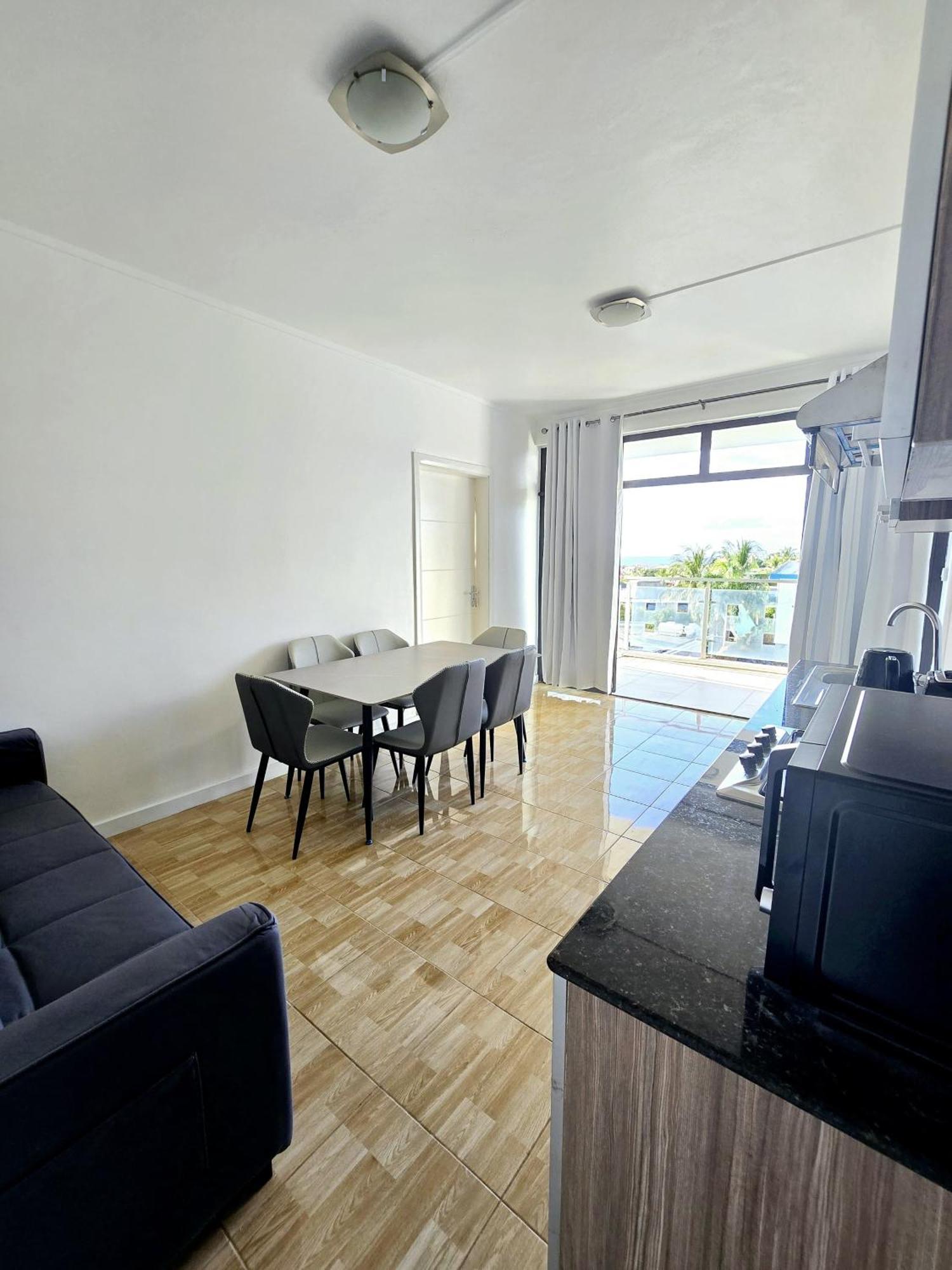 Апартаменты Luxury Penthouse With Infinity Pool & Stunning Sea View Flic en Flac Экстерьер фото